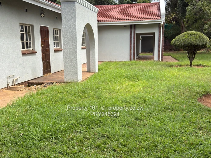 Price on application-Rental 5 bedrooms house in Borrowdale west