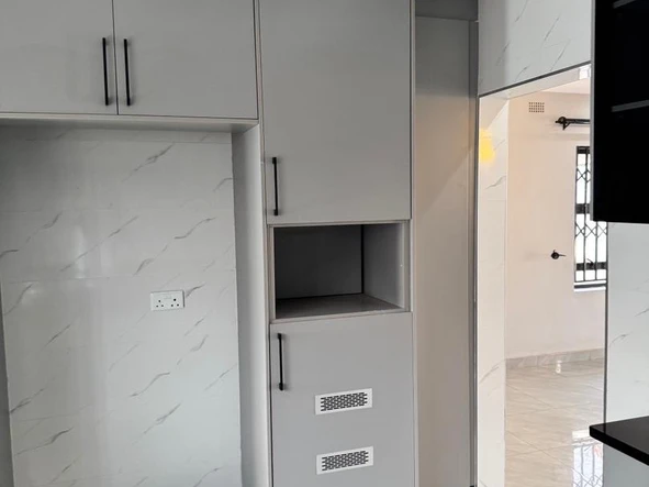 3 Bedroom Flat & Apartment