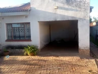 Corner Stand with Title Deeds,Solid 3-Bedroom Home for Sale in Mainway Meadows