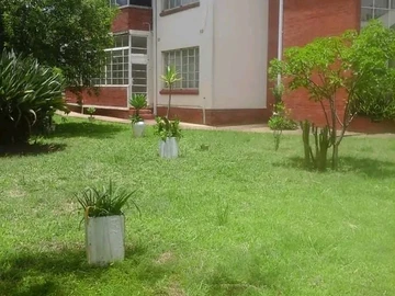 2 Bedroom Flat & Apartment