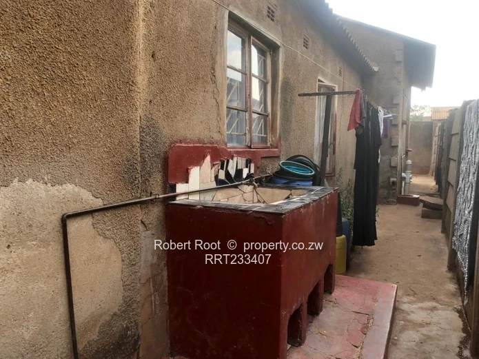 Sole Mandate: Neat Kuwadzana House For Sale