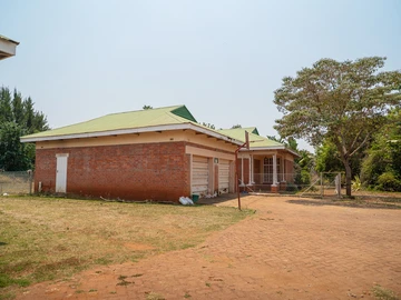 3 Bedroom Flat & Apartment