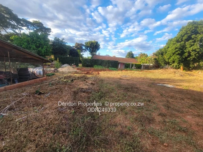 2100 m² Quinnington Stand, Harare North — With Garage