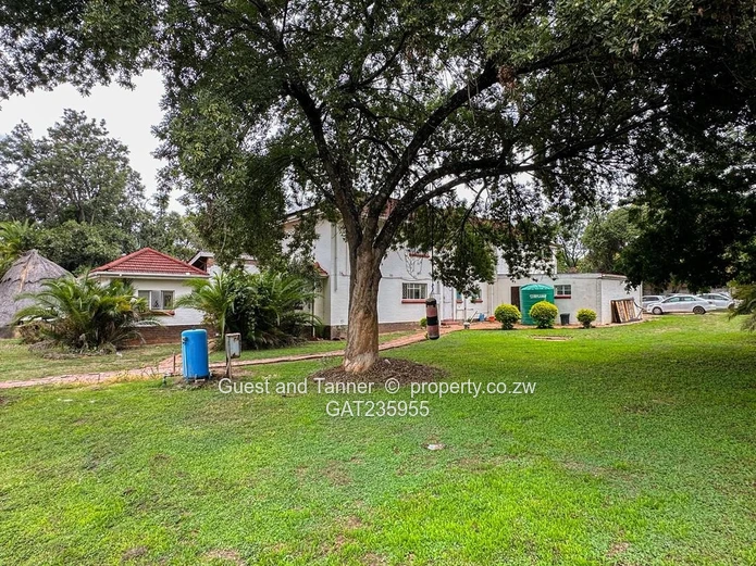 Commercial Property For Rent In Highlands  (Sole Mandate)