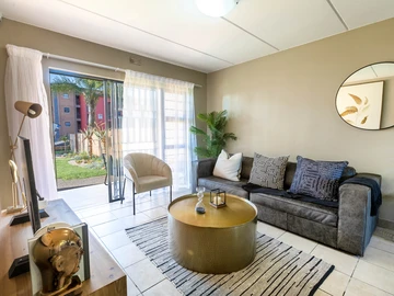 2 Bedroom Flat & Apartment