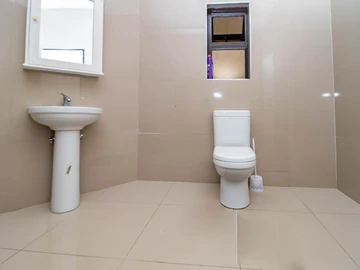 3 Bedroom Flat & Apartment