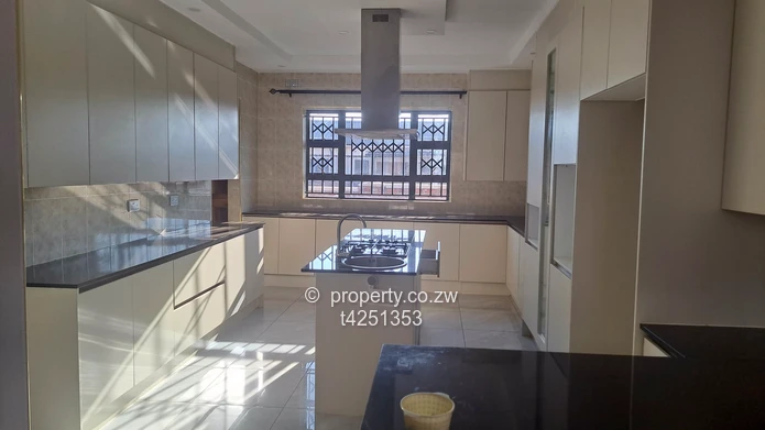 Pomona Nyeredzi neat 4 bedroomed house to Rent