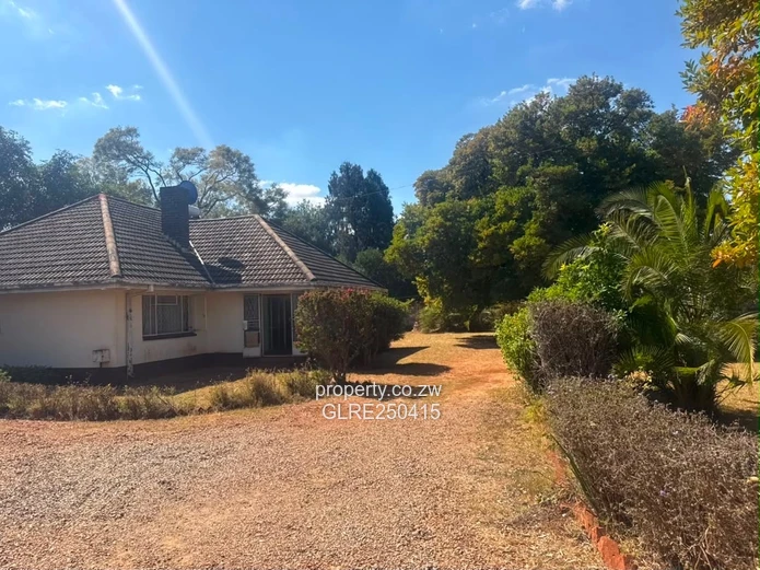Vainona 4-Bed Family Home on 4789m² with Borehole & Solar