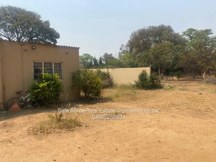 PAN- HANDLE STAND FOR SALE IN WATERFALLS - PROSPECT AREA-CHURCHILL ROAD Price at 69k