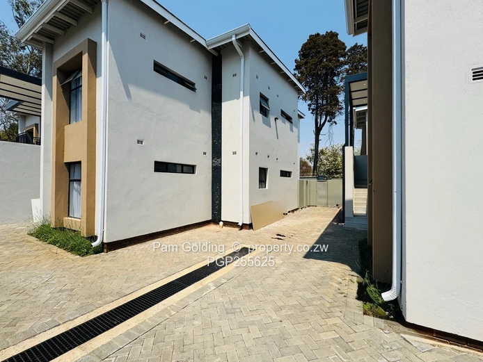 Modern 3 Bedroom Apartment - Highlands 