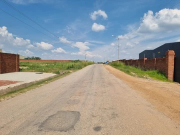 Commercial & Industrial Land