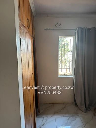 Bloomingdale 3-Bed: Fitted Kitchen, Main En-suite & Driveway