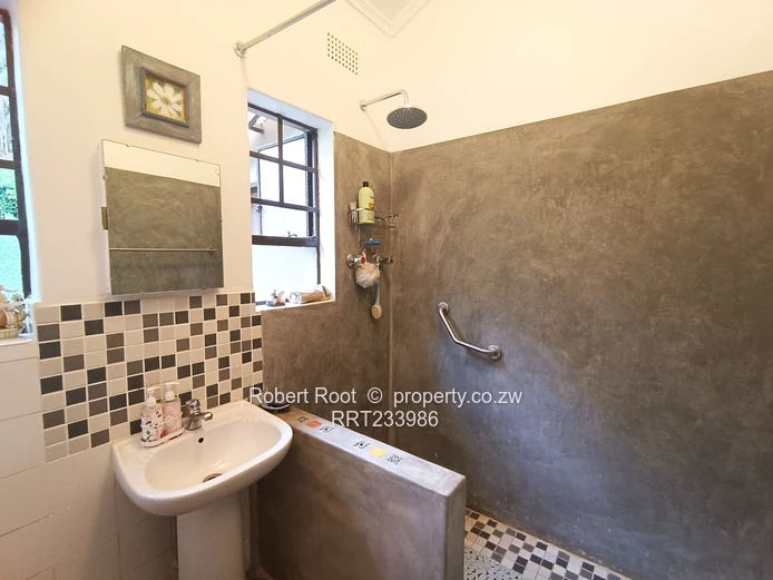 5 bed family home on the Ridge Avondale