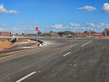 Commercial & Industrial Land