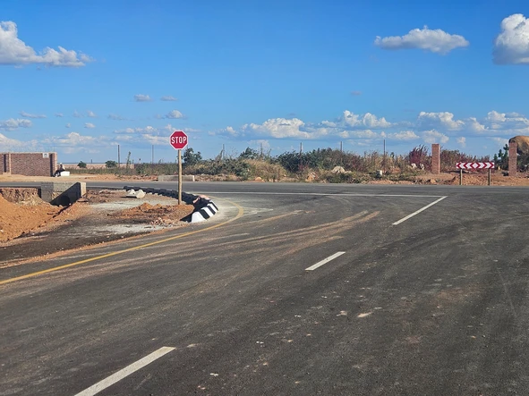 Commercial & Industrial Land