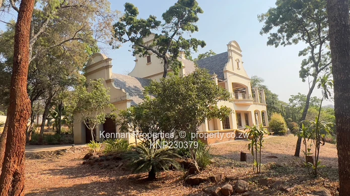 Graceful Triple Storey Family Home on over 2 acres (Sole Mandate)