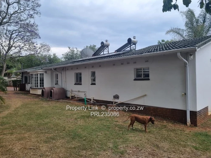 Home With Views, Pool & Self-Contained Cottage!