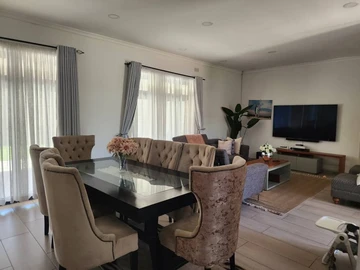 3 Bedroom Flat & Apartment