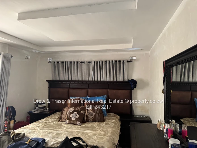 Budiriro Cabs 5 beds house for sale $65k