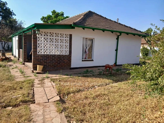 Spacious 4 Bedroom House for Rent in Mabelreign, Harare with Borehole
