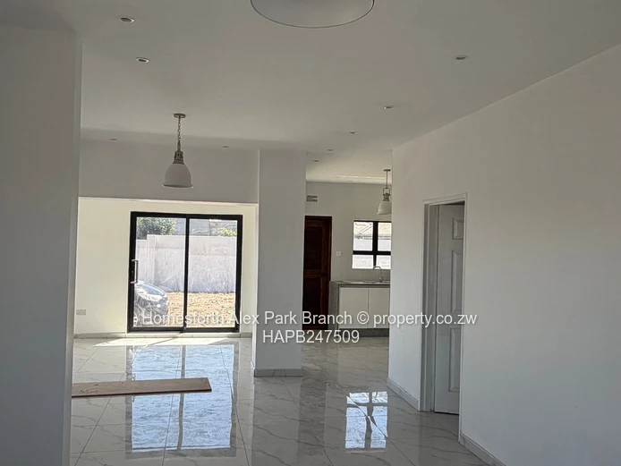 Hatfield Newly Built Cluster House For Sale (Sole Mandate)