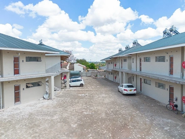 2 Bedroom Flat & Apartment