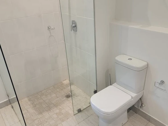 2 Bedroom Flat & Apartment