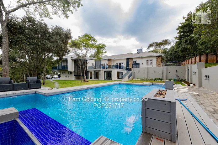 Well Designed Home On Folyjon Crescent!