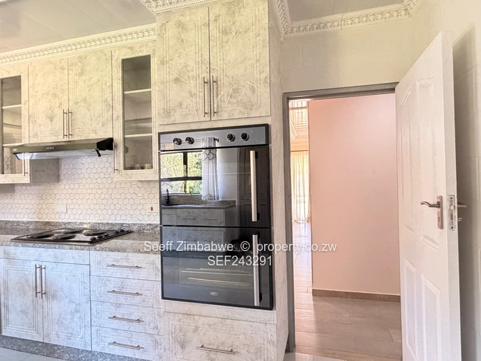 Exceptional 5-Bedroom Executive Home with Self-Contained Cottage – Old Windsor