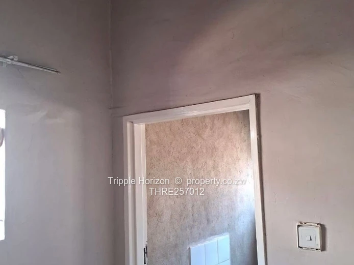2-Bed Budiriro Home on 288m² — Gate & Fitted Kitchen (Sole Mandate)