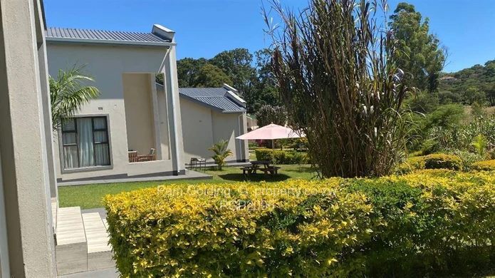 Stylish Living - 3 Bedroom Townhouse
