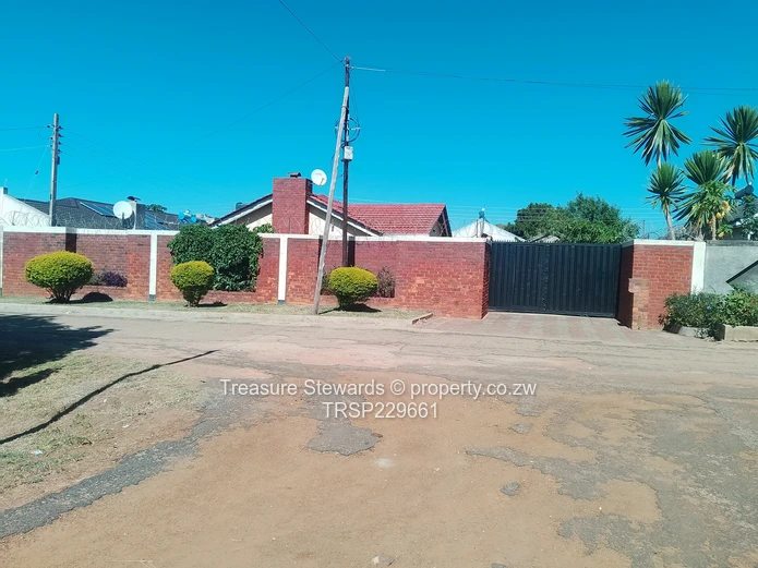 Zimre Park House To Let