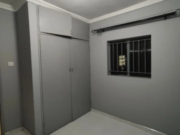 2 Bedroom Flat & Apartment
