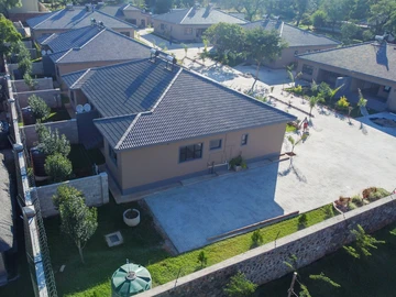 13 Unit Townhouse Complex