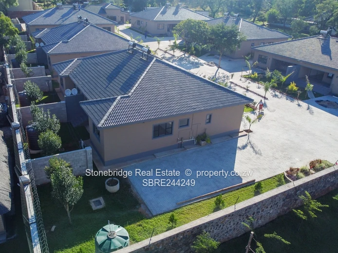 Luxurious 3 Bedroomed Townhouses in Hillside to Rent