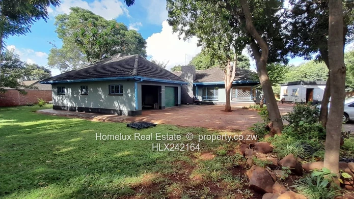 6 bedroom house available for rent in Mt Pleasant