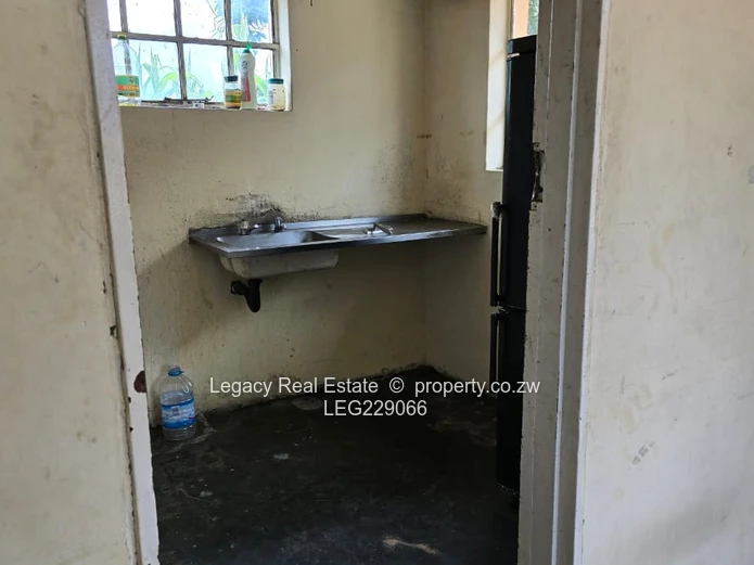 Zimrepark Cottage To Let