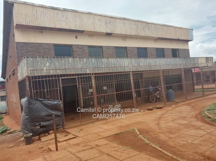 Torwood Kwekwe: 270m² single Storey Warehouse with Loading Bay & Water Tank