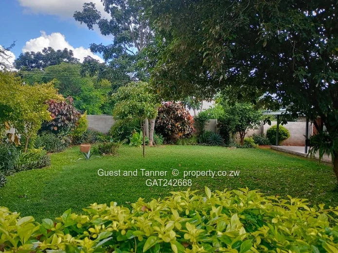 Beautiful Dual-Residence Property on 1,400sqm