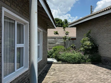 3 Bedroom Garden Flat