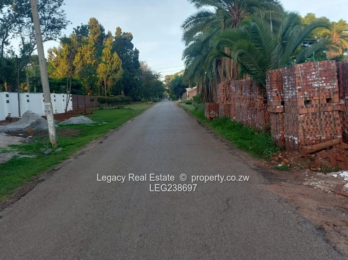 Premium Cluster Stand in Sought-After Highlands