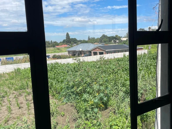 2 Bedroom Flat & Apartment