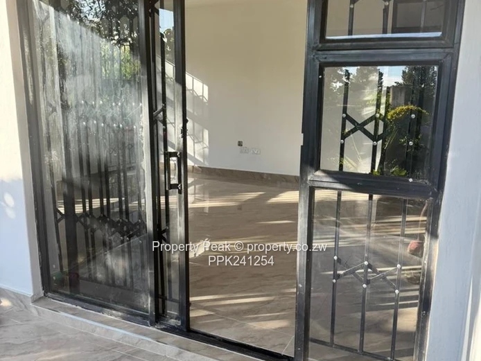 Newly Renovated 3-Bed Cottage in Queensdale