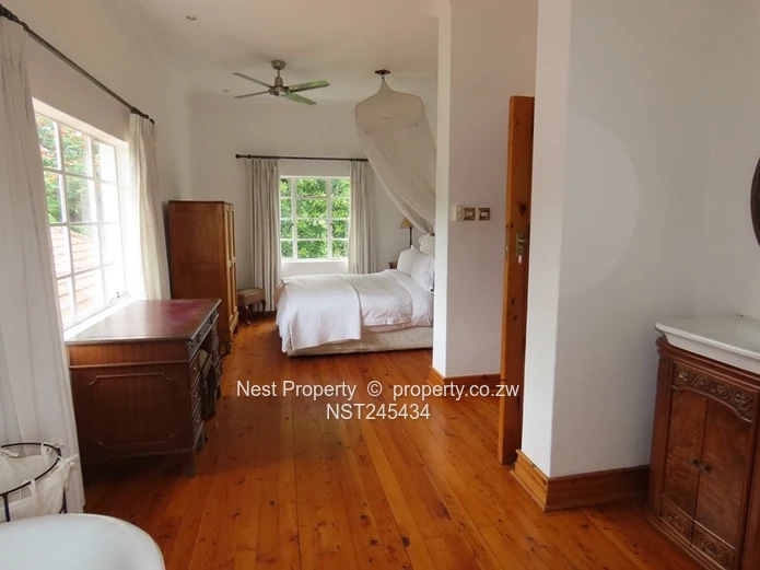 Unique Location in Highlands! (Sole Mandate)