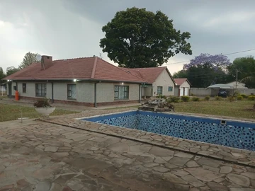 5 Bedroom House