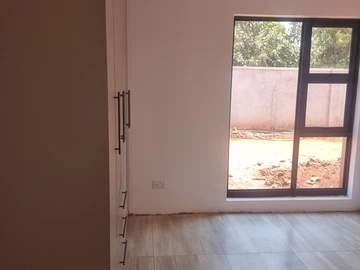3 Bedroom Flat & Apartment