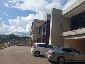 8 Bedroom House