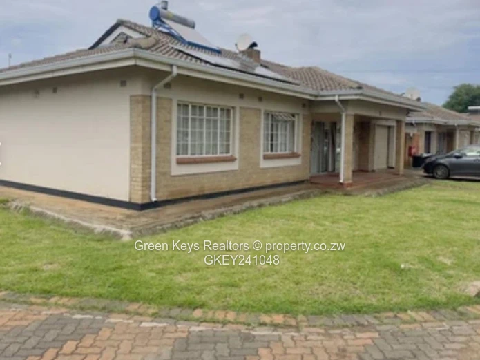 A Charming  3-bedroom townhouse in a Waterfalls complex is on sale