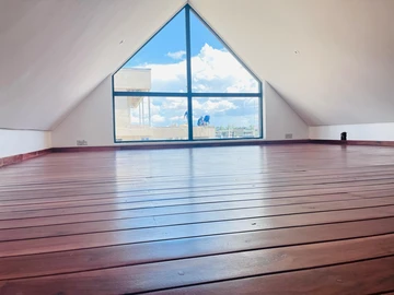 4 Bedroom Garden Flat