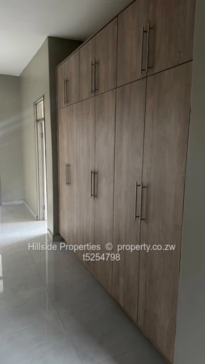 3bedroom apartment Groom bridge  (Sole Mandate)